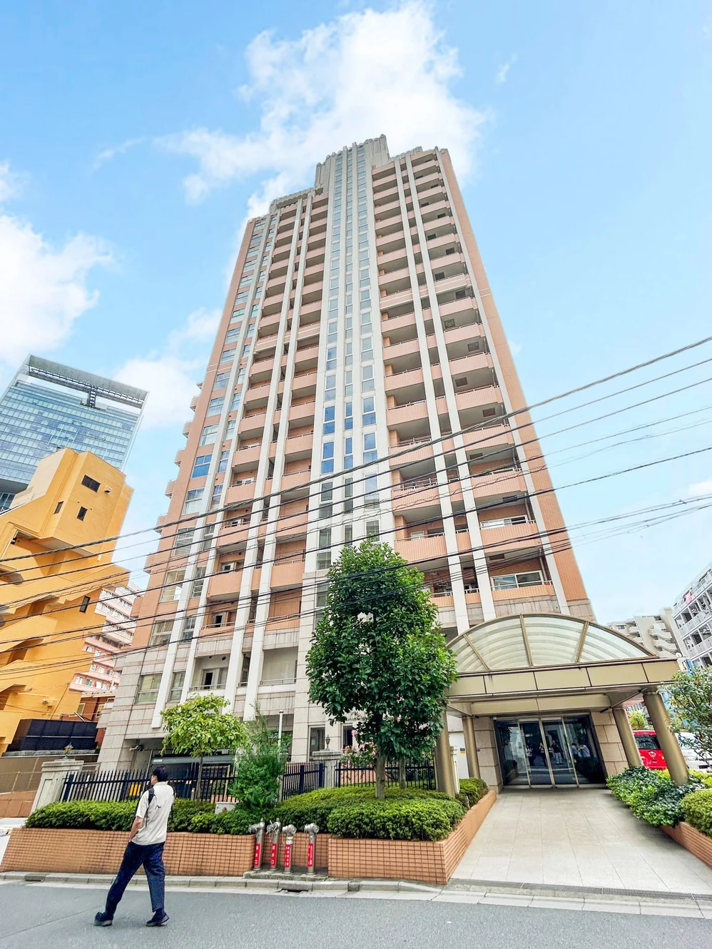 ファミール新宿 グランスィートタワー 外観