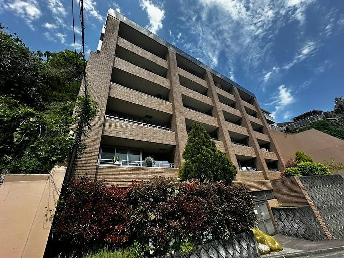 LAND CITY YOKOHAMA YAMATE GOBANKAN — Negishi-Asahidai, Naka-ku, Yokohama