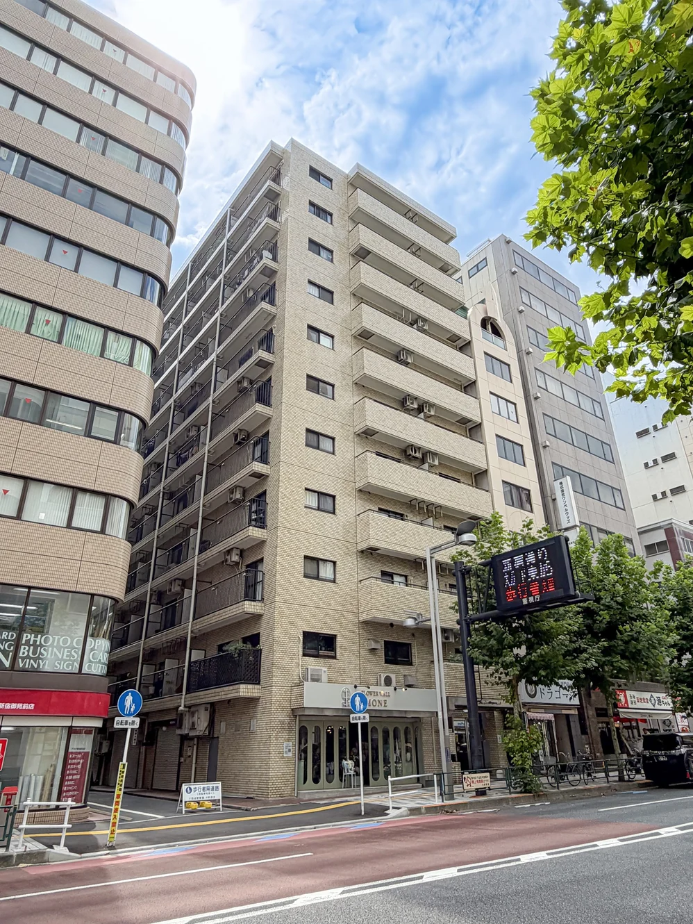 ライオンズマンション 御苑前 外観
