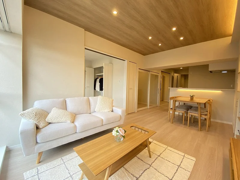MANSION IZUMIEN — Izumi, Suginami-ku, Tokyo