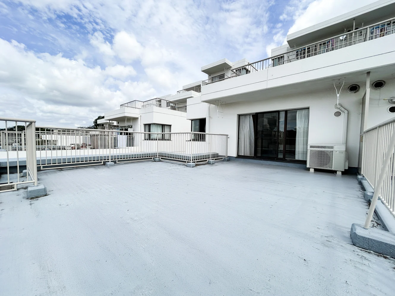 RENE KAMIHOSHIKAWA BUILDING 1 — Kamadai-cho, Hodogaya-ku, Yokohama