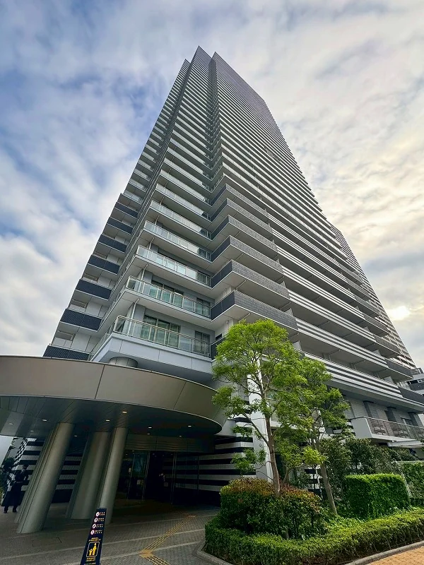 W Comfort Towers WEST 外観