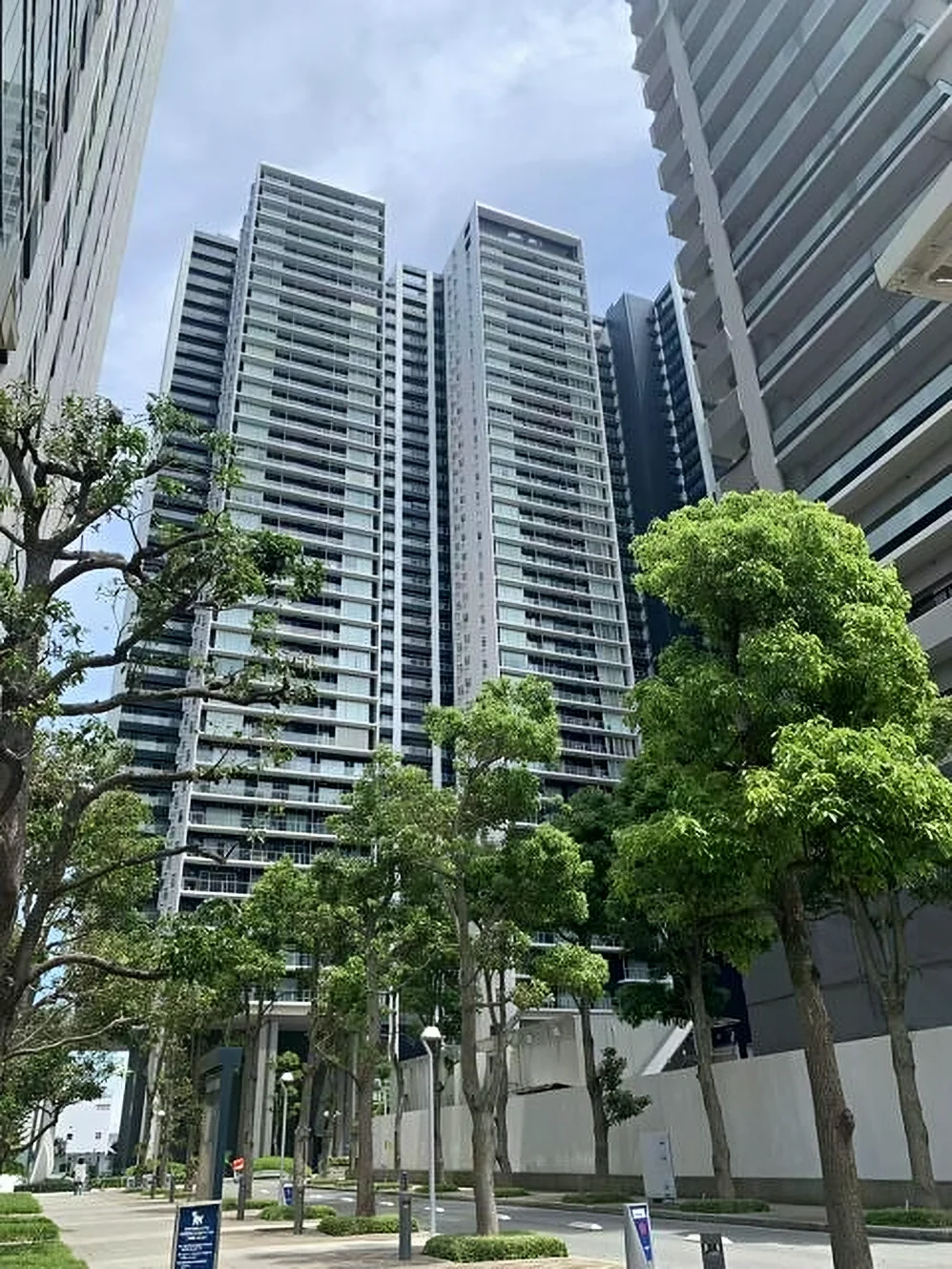 WORLD CITY TOWERS AQUA TOWER — Konan, Minato-ku, Tokyo